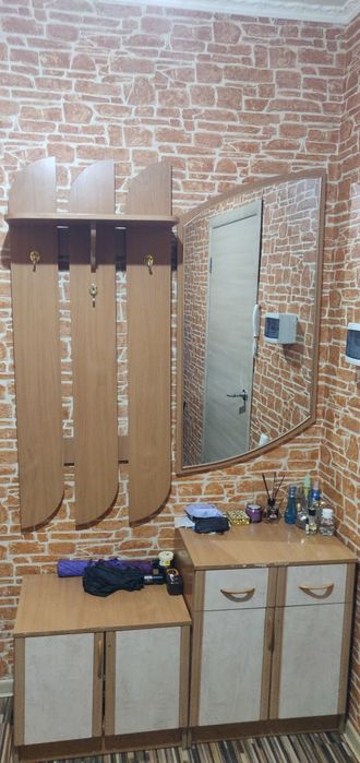 Прихожая мебель в хорошем состоянии