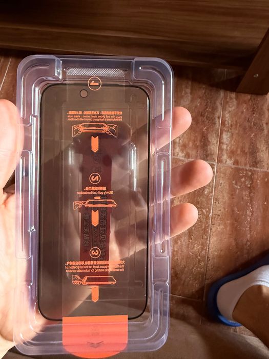 Два кейса за  Apple 17 pro + протектори