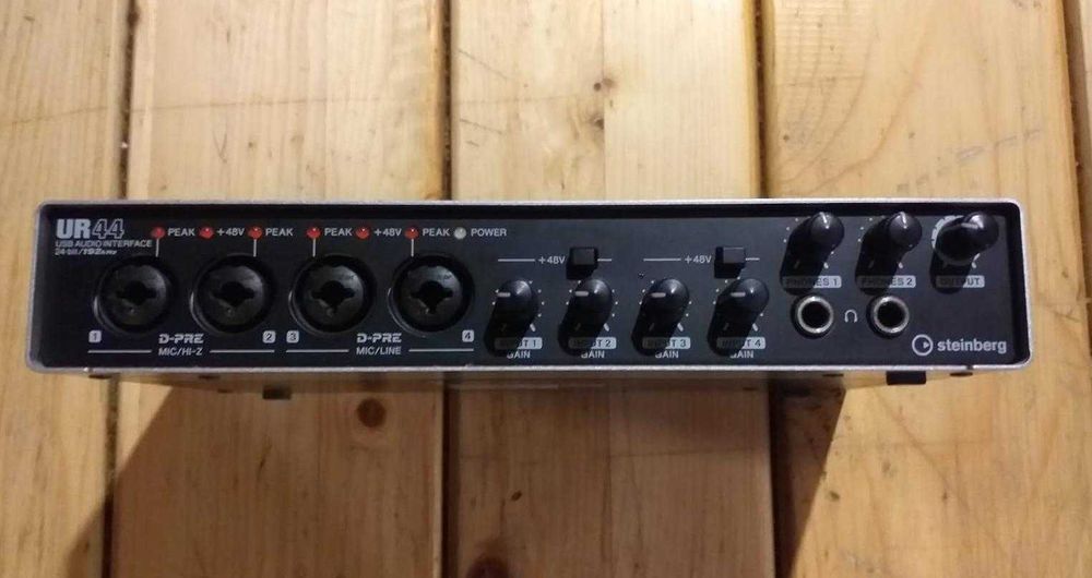 Interfata audio UR 44 usb 2.0 Steinberg