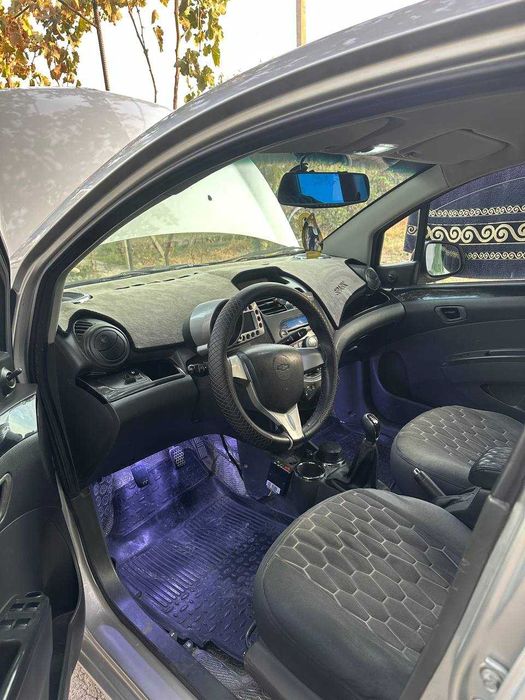 Chevrolet Spark sotiladi