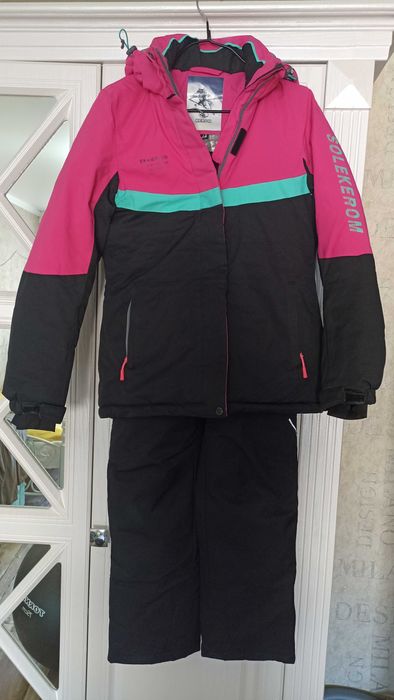 Зимний горнолыжный костюм