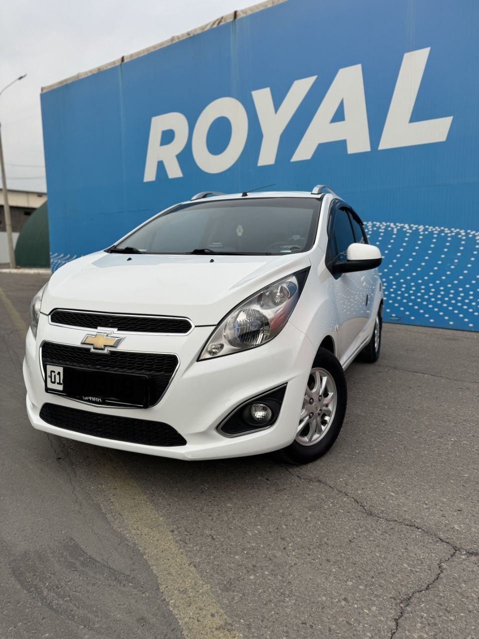 Spark 4 pozitsiya full srochna sotiladi