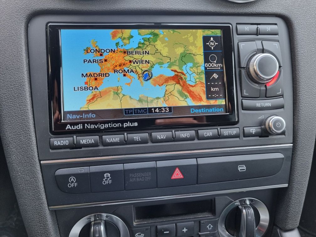 Audi navigation plus RNS-E PU LED AUDI A3 S3 8P навигация Ауди А3 8П