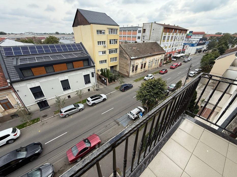 Ofer spre închiriere Apartament 3 Camere zona Centrala