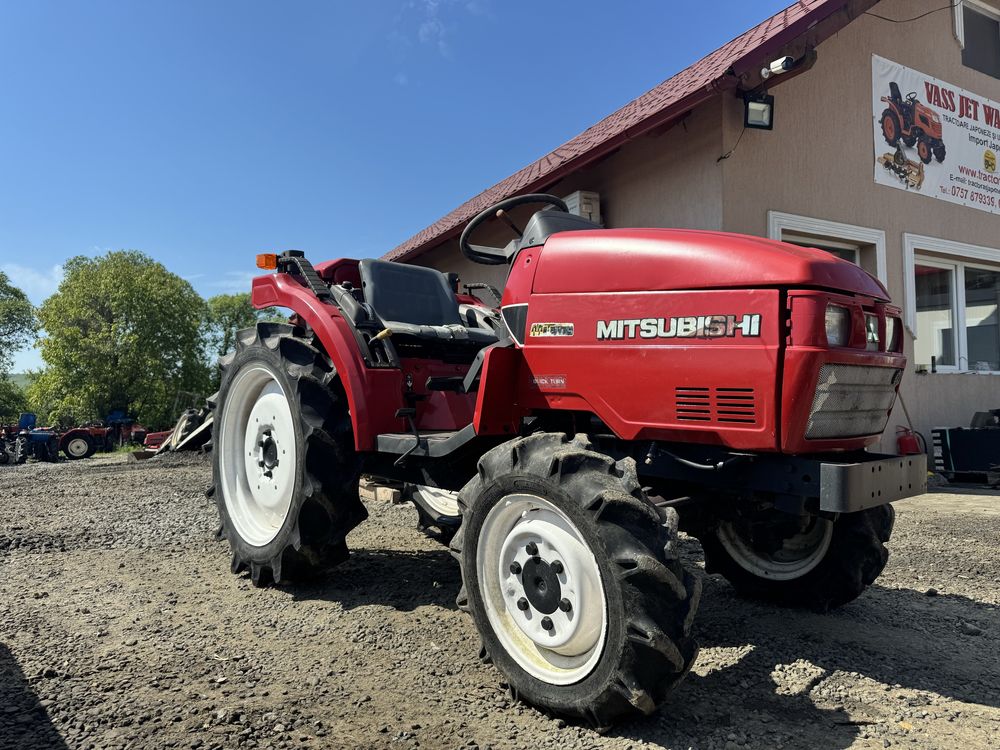 Tractor Japonez Tractoras Japonez. Mitsubishi MT 200. PROMOTIE