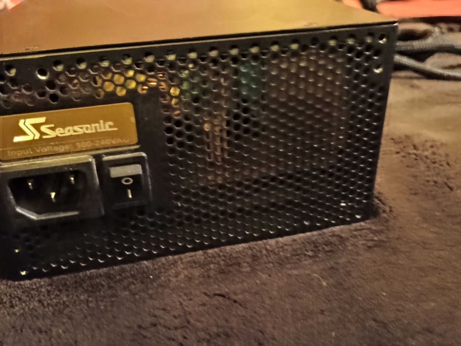 Seasonic 650w Gold Захранване