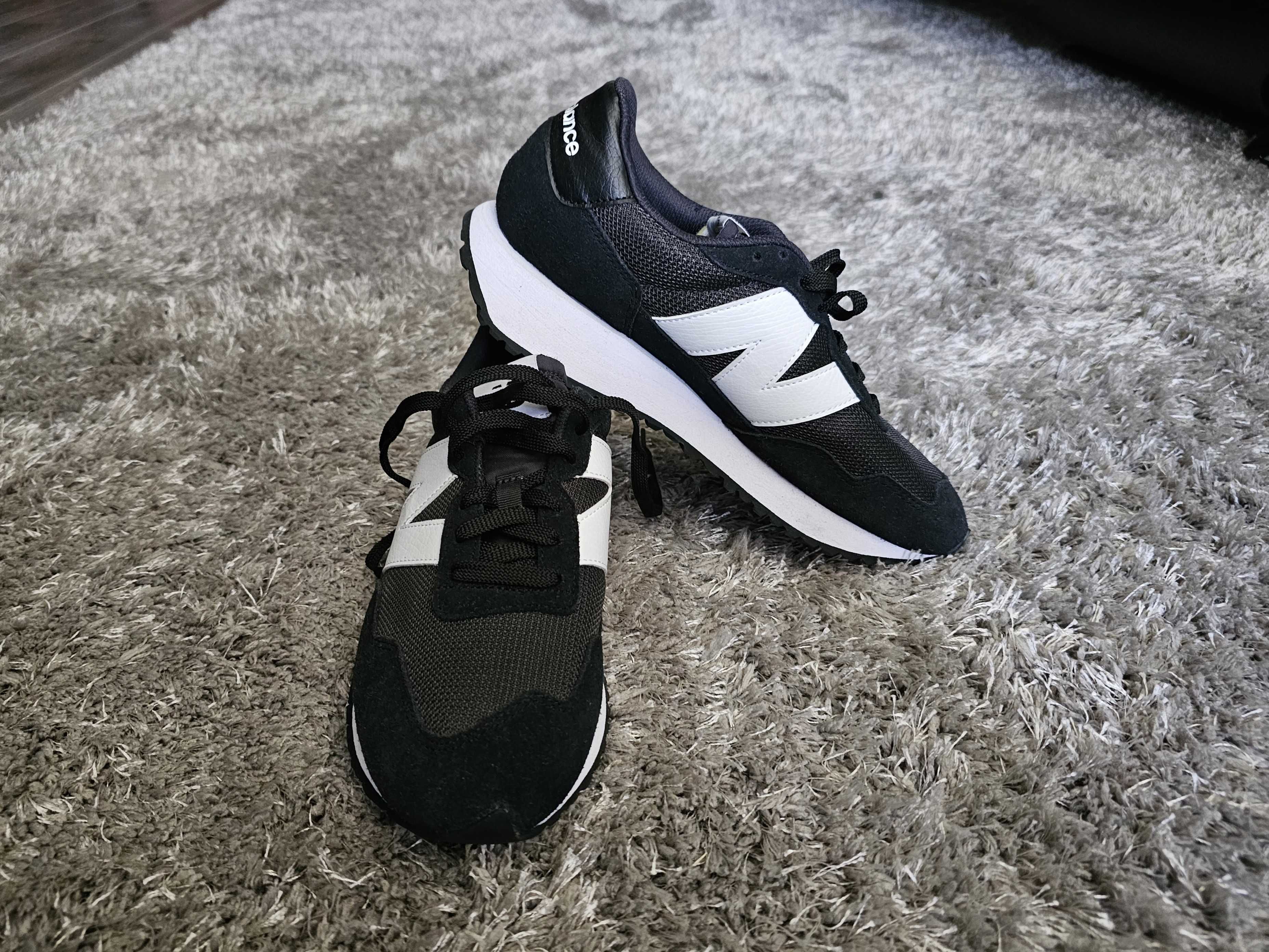 New Balance NB 237 nr 41.5 negru clasic unisex