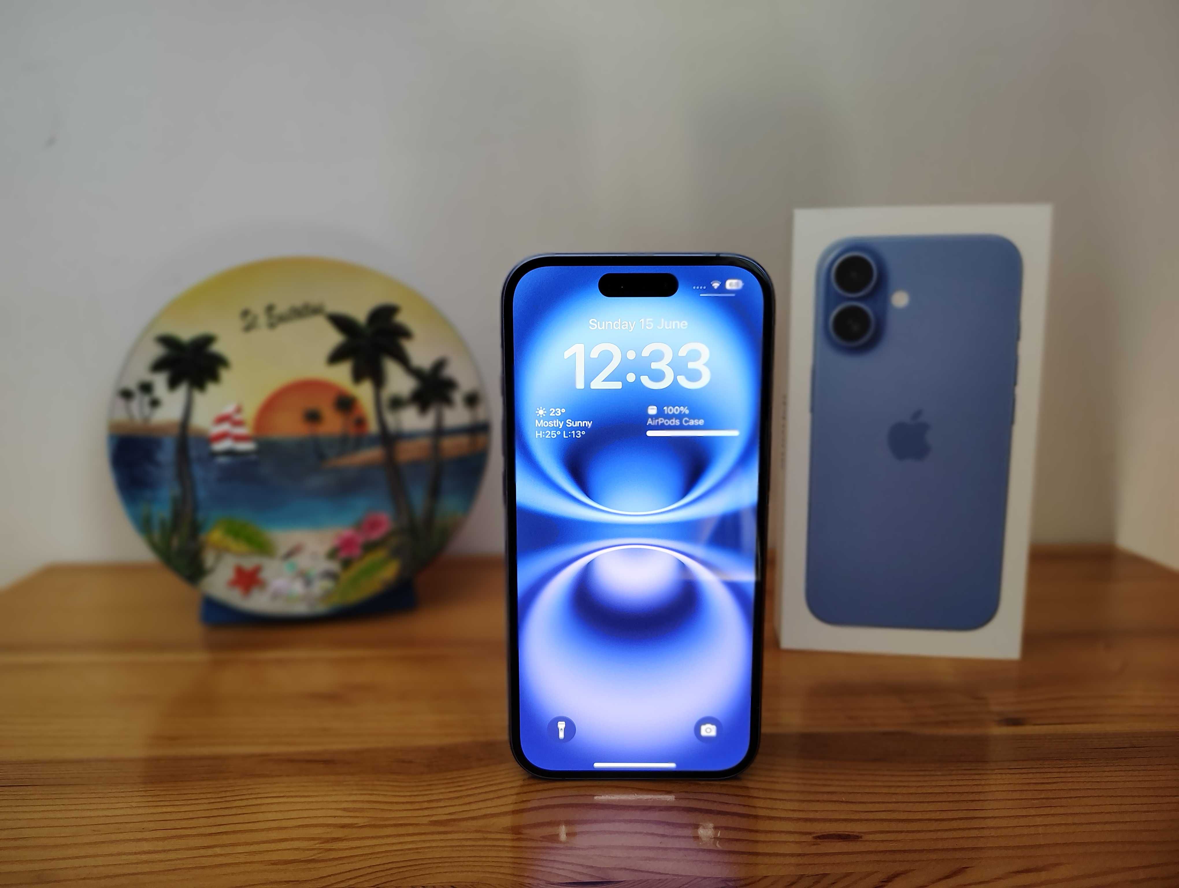 iPhone 16 – Ultramarine