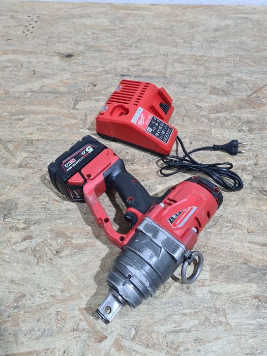 Impact camioane utilaje agricole Milwaukee M18 ONEFHIWF1 2033 Nm 1toll