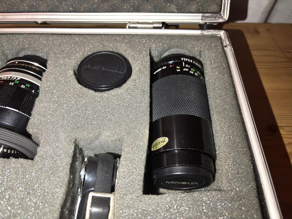 Bundle foto vintage - aparat Ricoh + obiective și accesorii