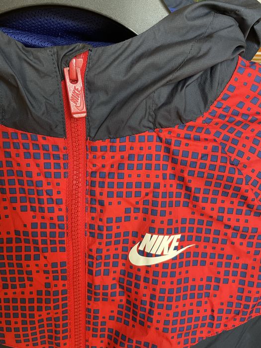 Оригинална ветровка NIKE