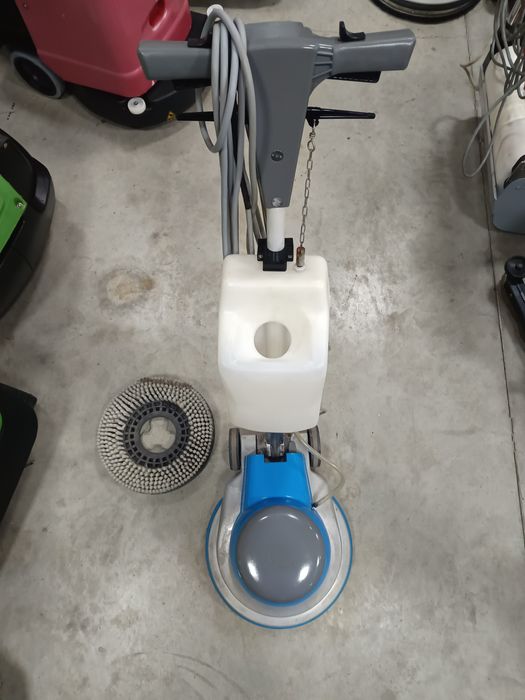 Едно дискова подопочистваща машина