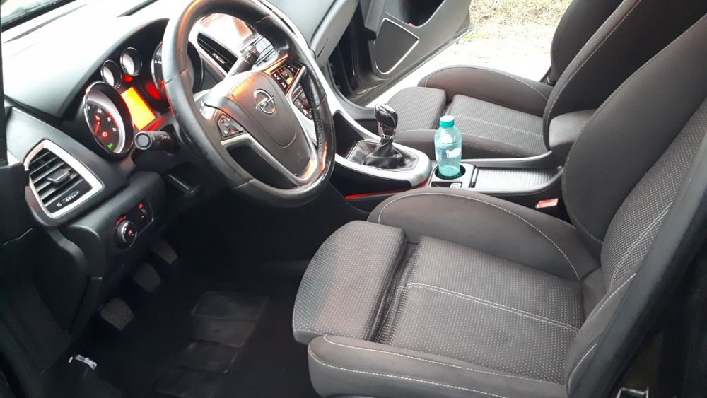 Opel Astra J breack, an 2011, 1.4 CC turbo (SCHIMB)