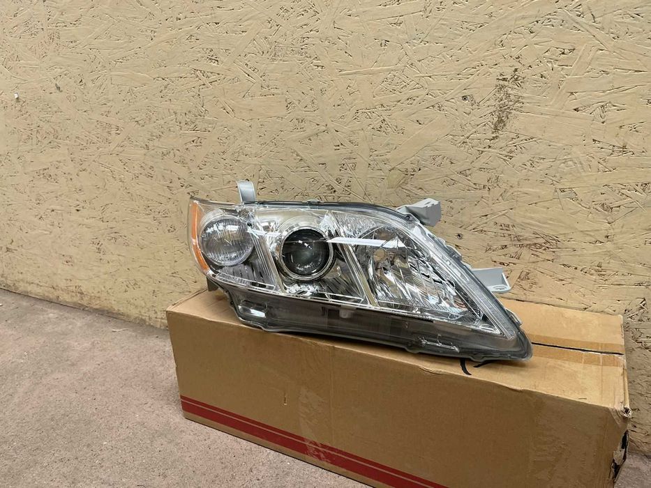 Фара на Toyota Camry 40 / Тойота Камри 40