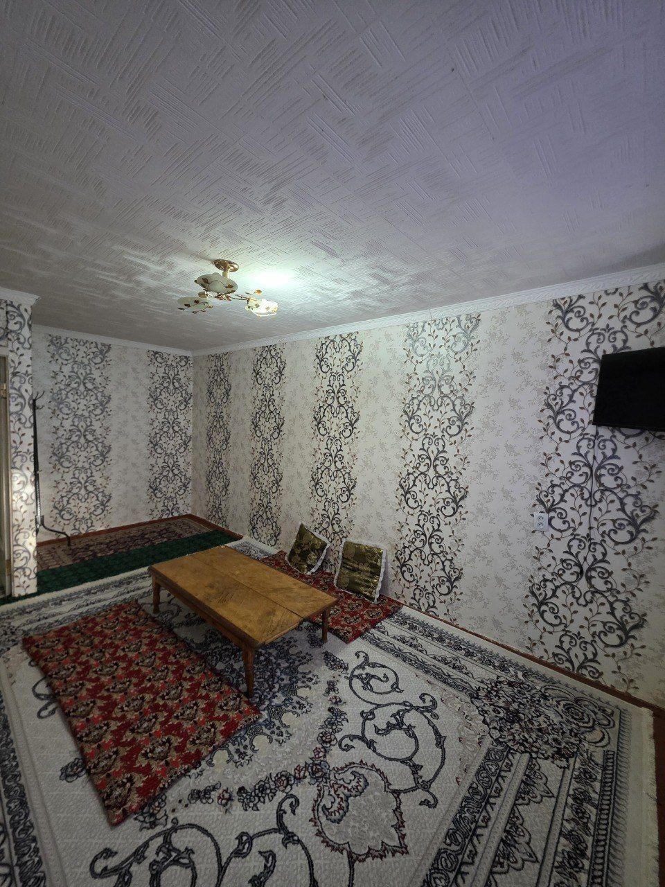 Tolstoy kucha 4 etaj 1 xona