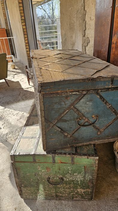 Продам старинный сундук