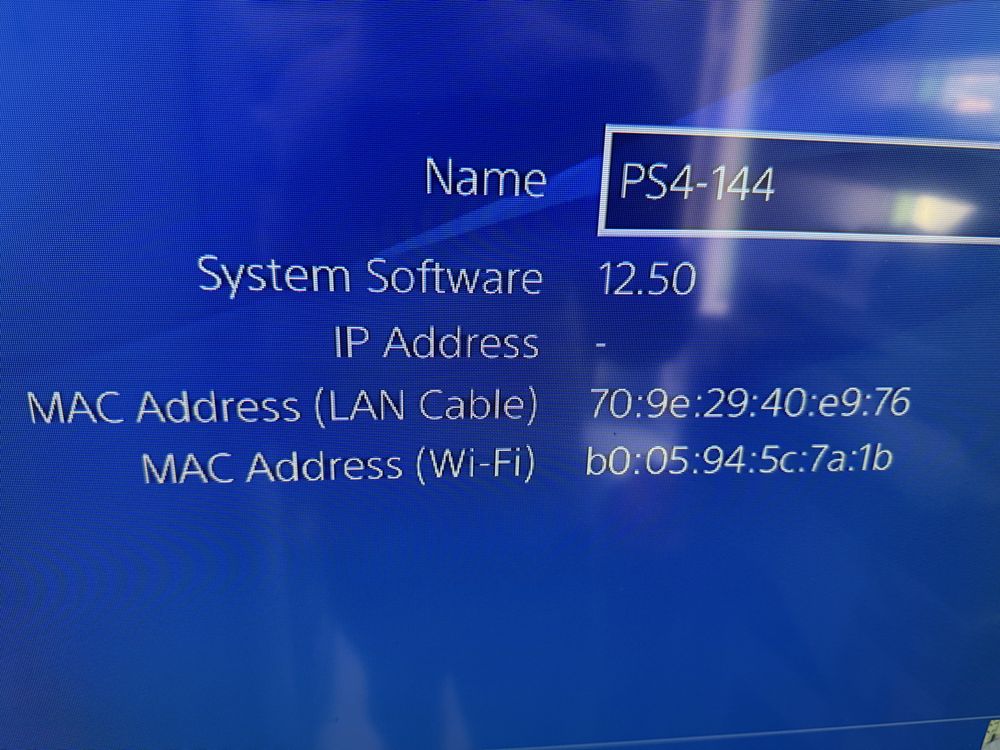 конзола Sony PS4 cuh1003a с 1 джойстик