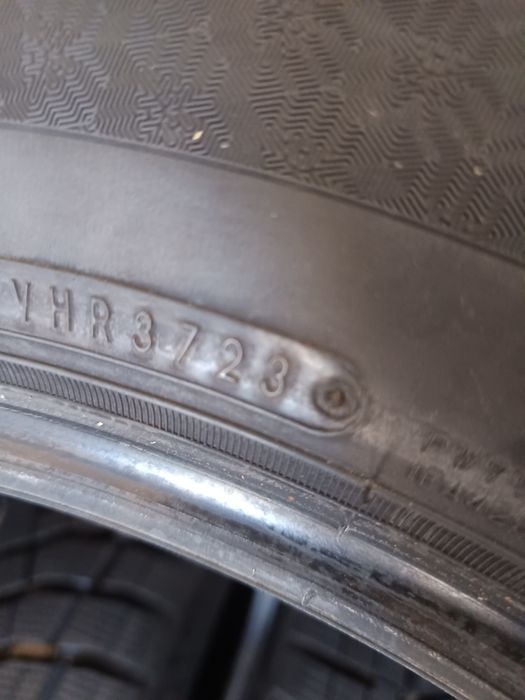 Нови зимни гуми 'Falken'265/55/19цола