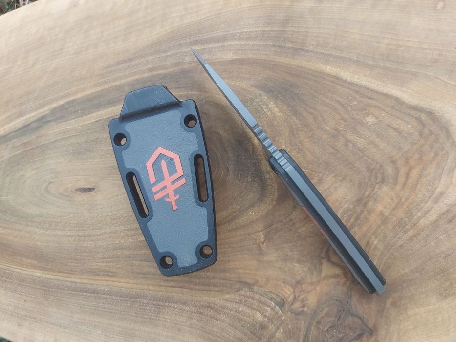 Компактен тактически нож GERBER Bear Grylls с кания