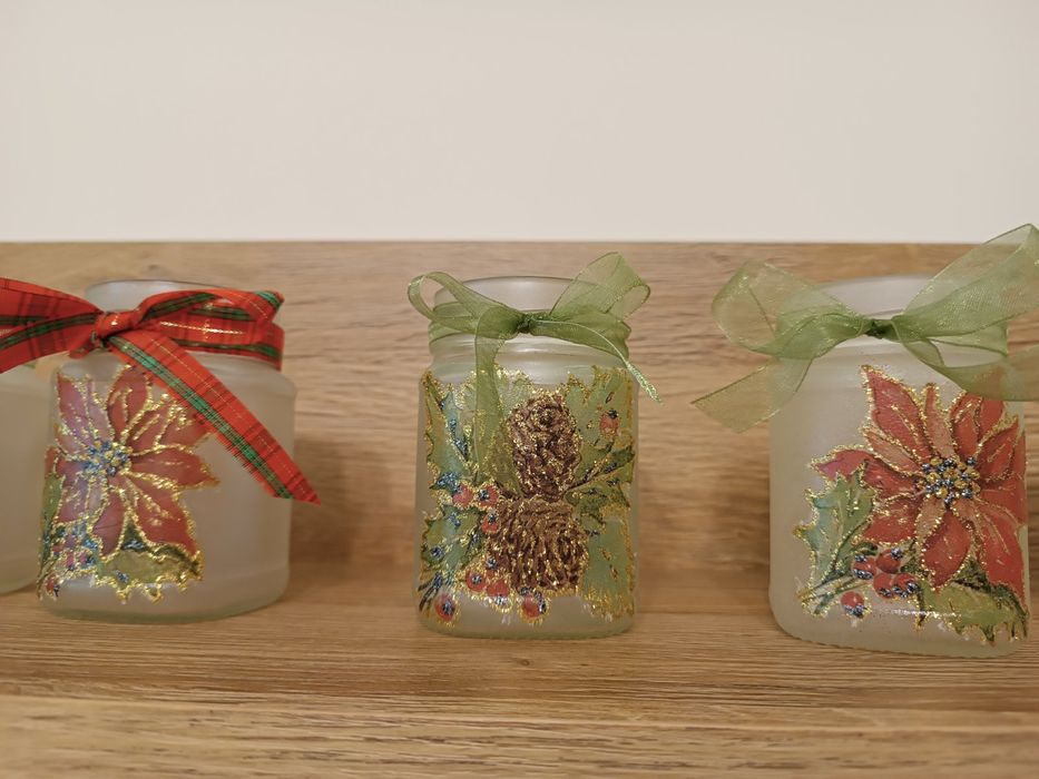 Коледни свещници и коледни бутилки