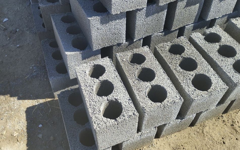 Продается шлакоблок и пескоблок