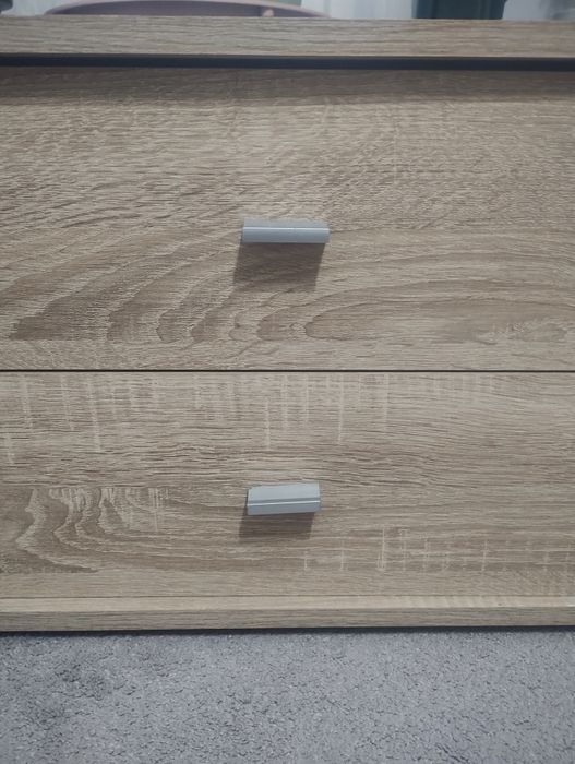 Vând dulap mic din lemn