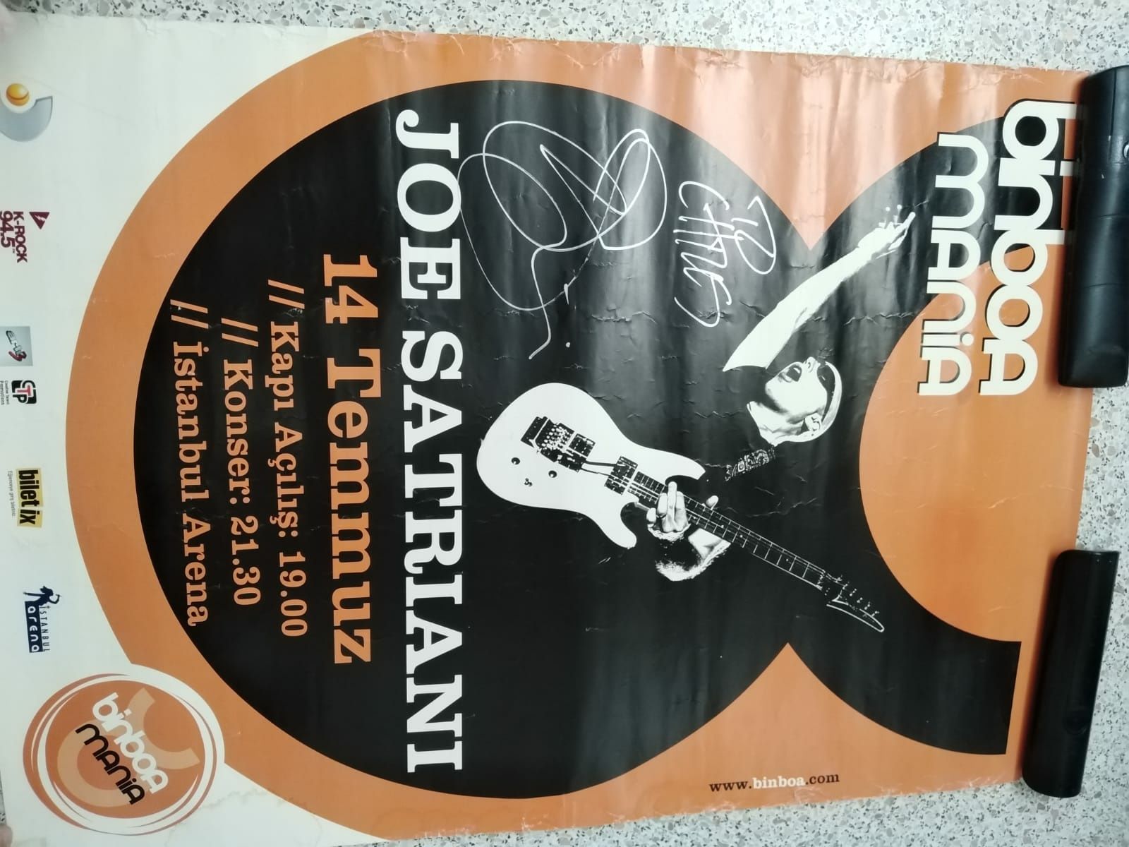 Vand poster JOE Satriani si albumul FLYING IN A BLUE DREAM cu autograf