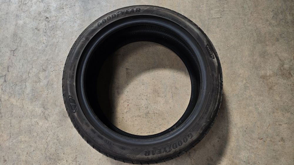 Vand 1 anvelopa GoodYear Eagle f1 225/45 R18