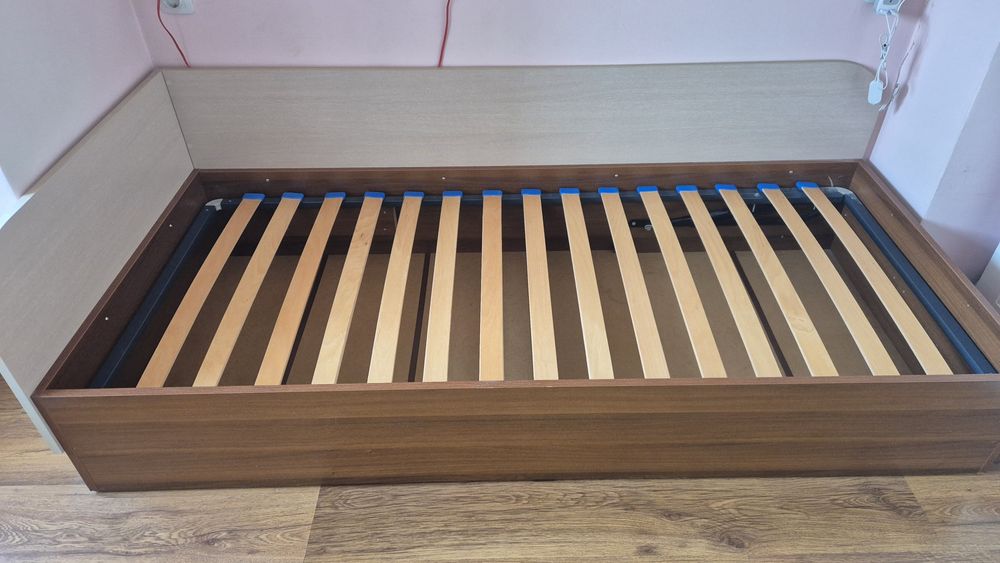 Единично легло 90/200 с двулицев матрак