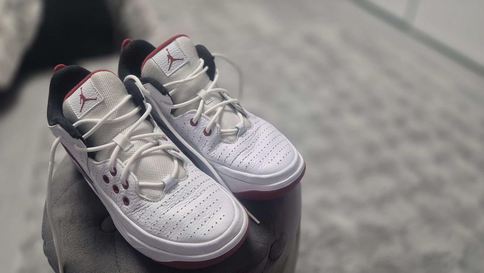 Asidasi Jordan Nike Max Aura 5