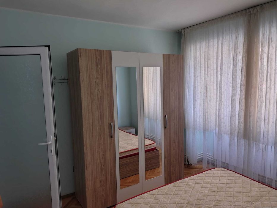 Ofer spre inchiriere ap.2 cam. decomandat  Mazepa