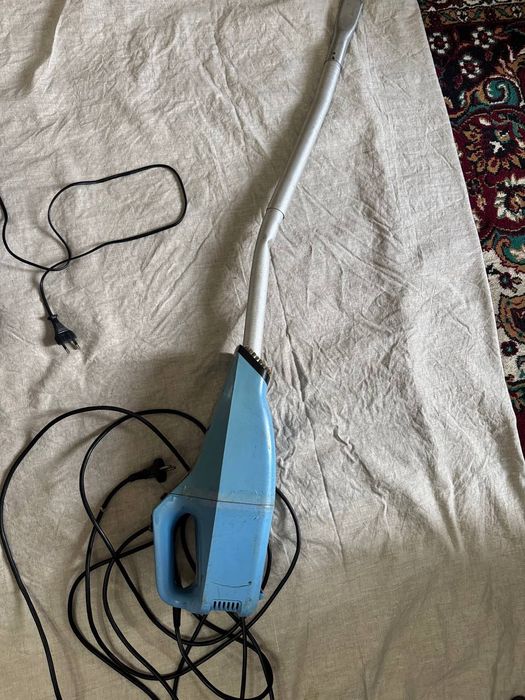 Продам авто пылесос рабочий