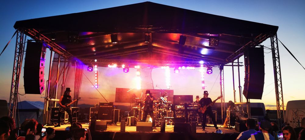 PRETURI MICI. Scena evenimente de inchiriat