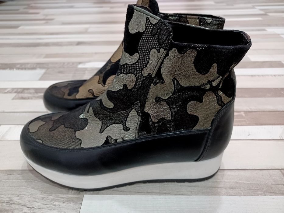 Ghete piele noi Zara
