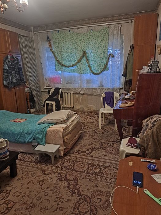 Продаётся Своя квартира куйлюк базар 3 /3/12 напротив строительного ры
