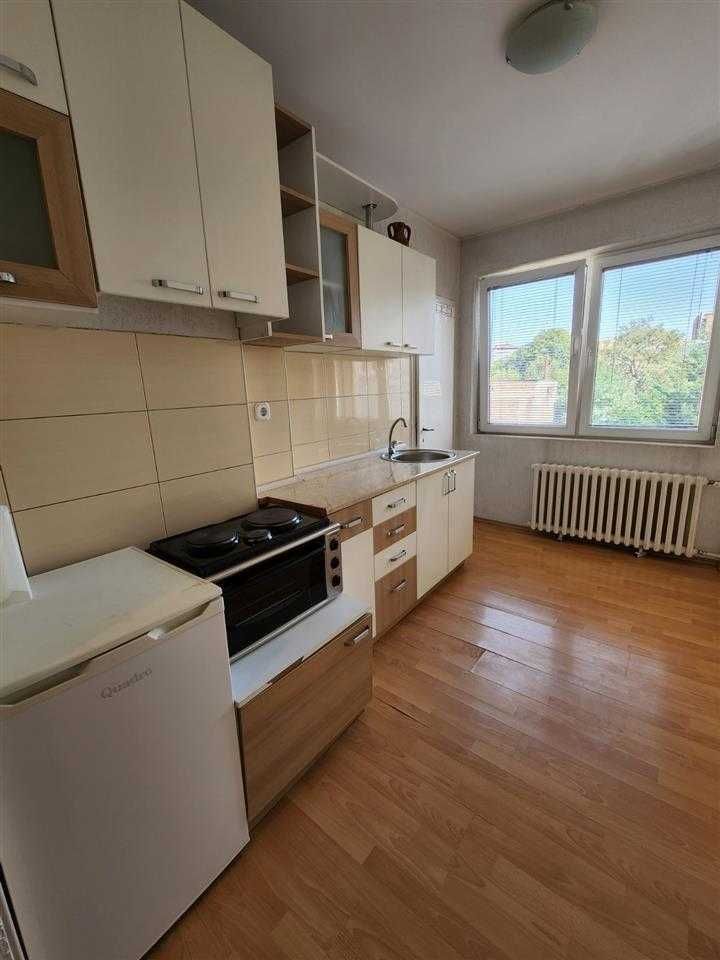 Двустаен имот в кв.Връбница 1