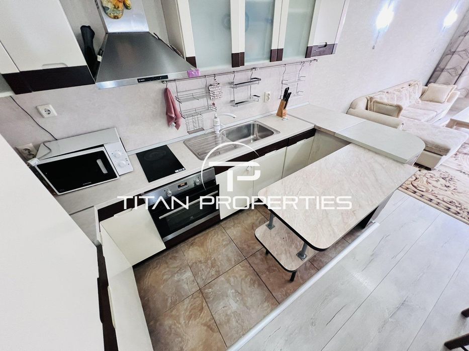 Дава се под наем Двустаен апартамент в Бургас, Лазур - 68 кв.м за 510 € - Снимка #2