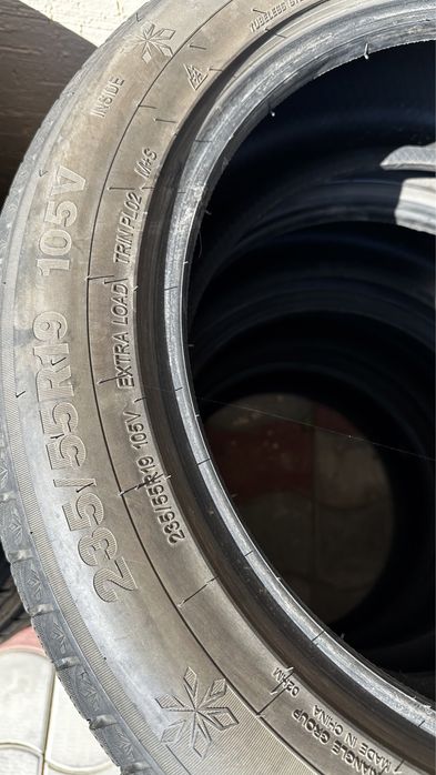 Зимниe шины 235/55 r19  Triangle