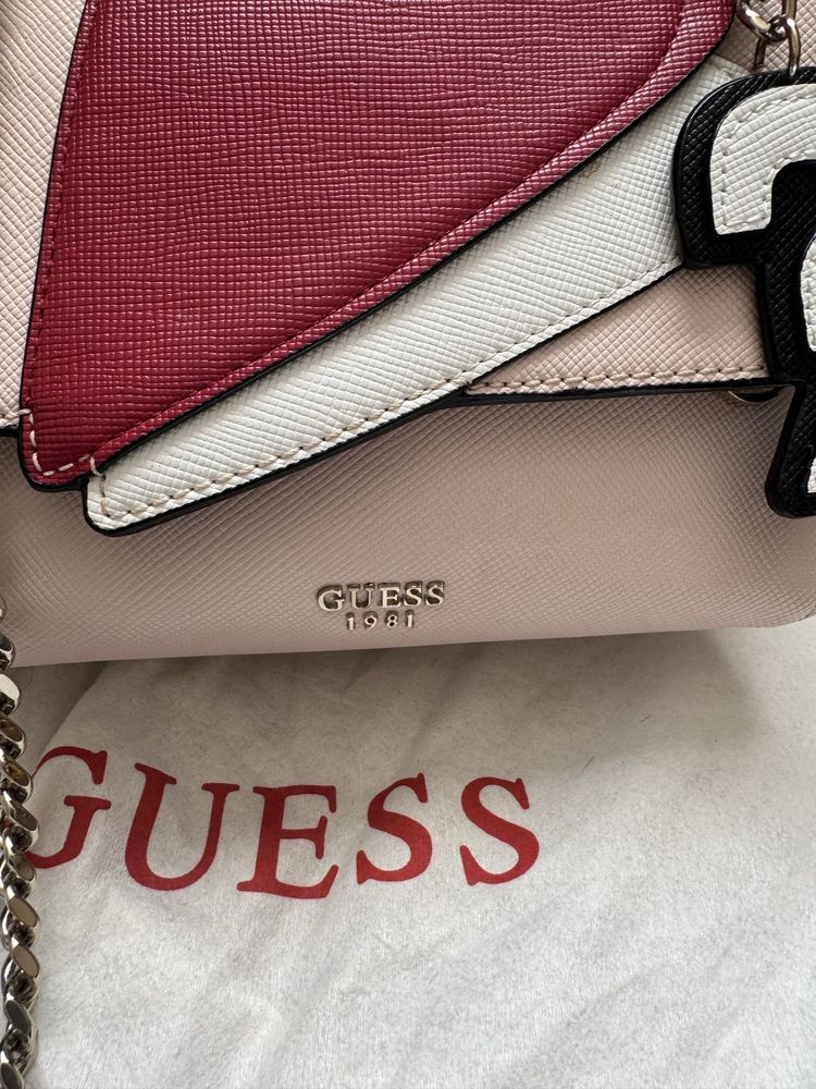 Продавам чанта Guess