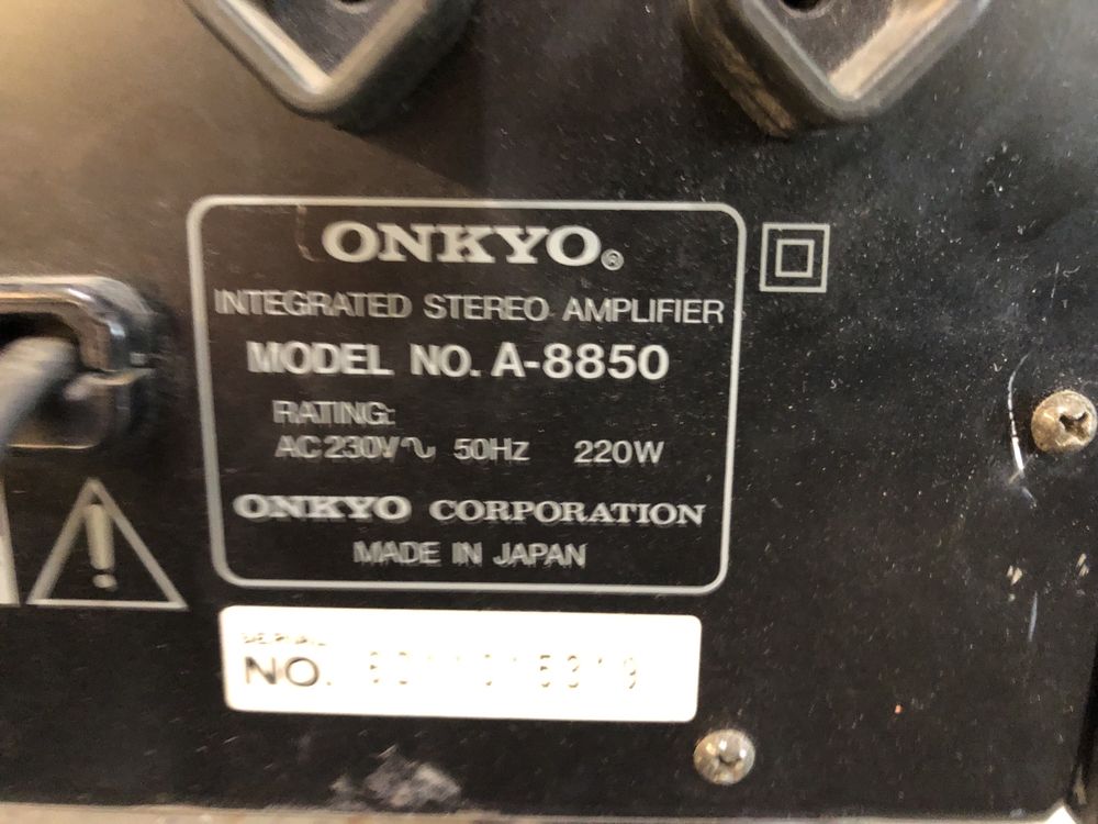 Onkyo A-8850 Стерео