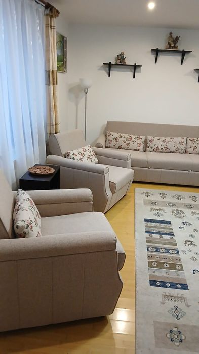 Dau în chirie casă
