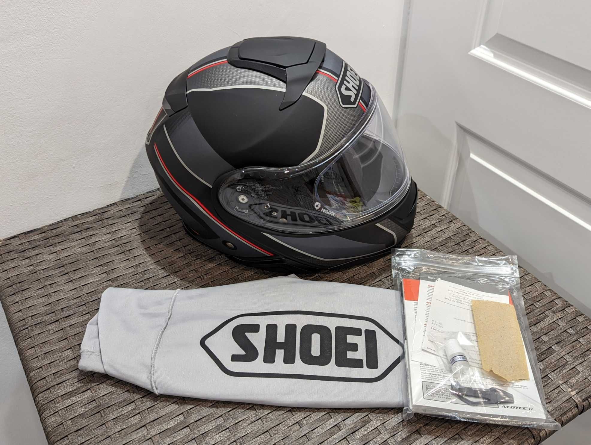 Casca moto Shoei Neotec 2 , marime S - flip-up, ochelari de soare