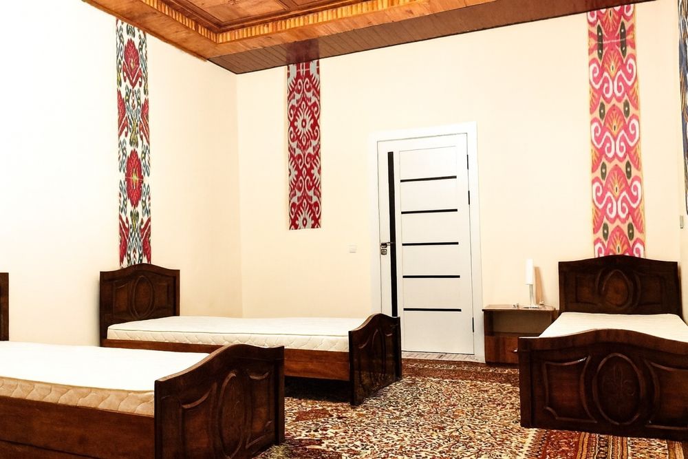 Comfortable rooms for students with private bathrooms price per person