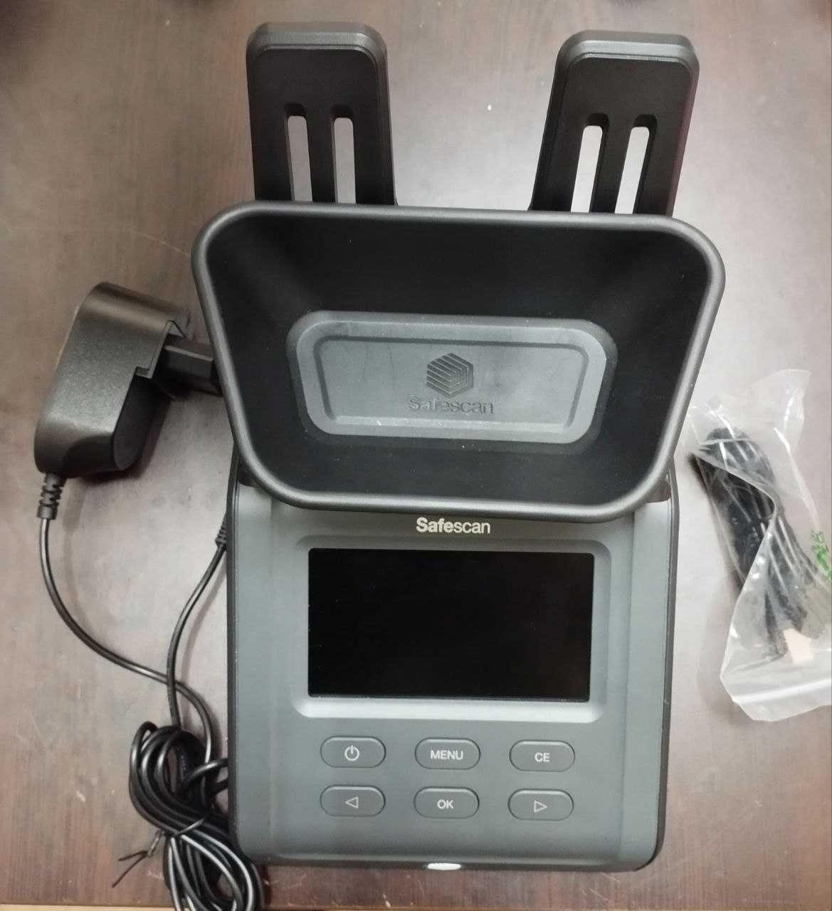 Банкното и монетоброячна машина Safescan 6165 с повечето валути