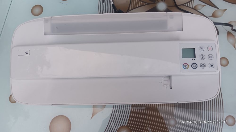 Vând imprimanta multifuncțională HP