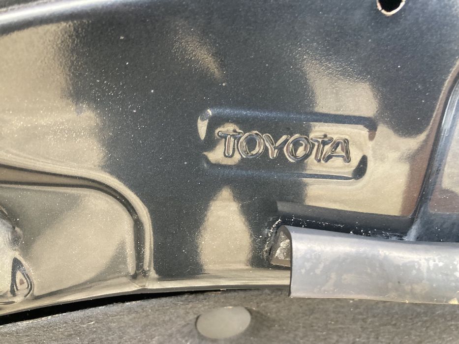 Преден капак за тойота корола версо/Toyota corolla verso 04-08г