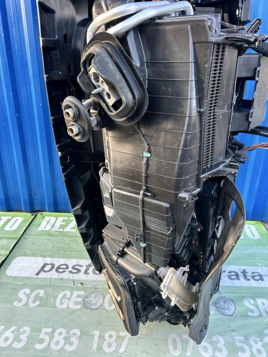 Carcasă aerotermă  completă Audi Q5 FY volan stânga 2017