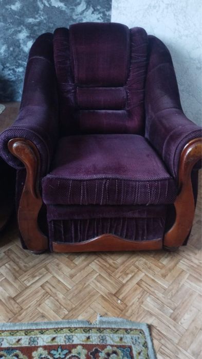 Диван с креслами продам срочно