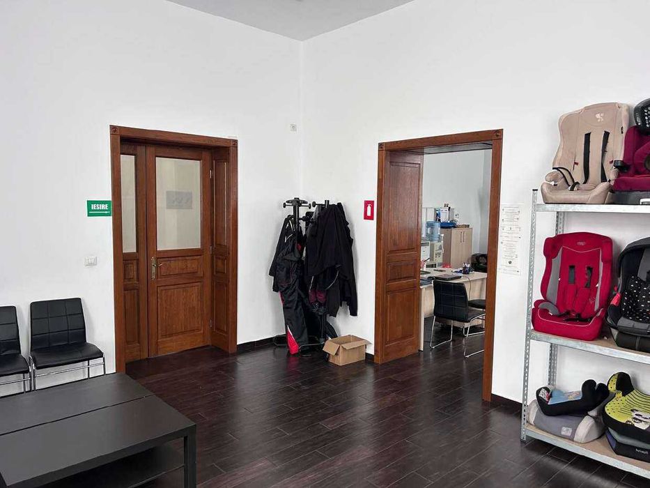 Spatii de birouri pe Aurel Vlaicu, Tatarasi. 44mp si 75mp.