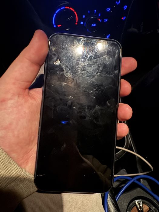 Продмам Iphone XR